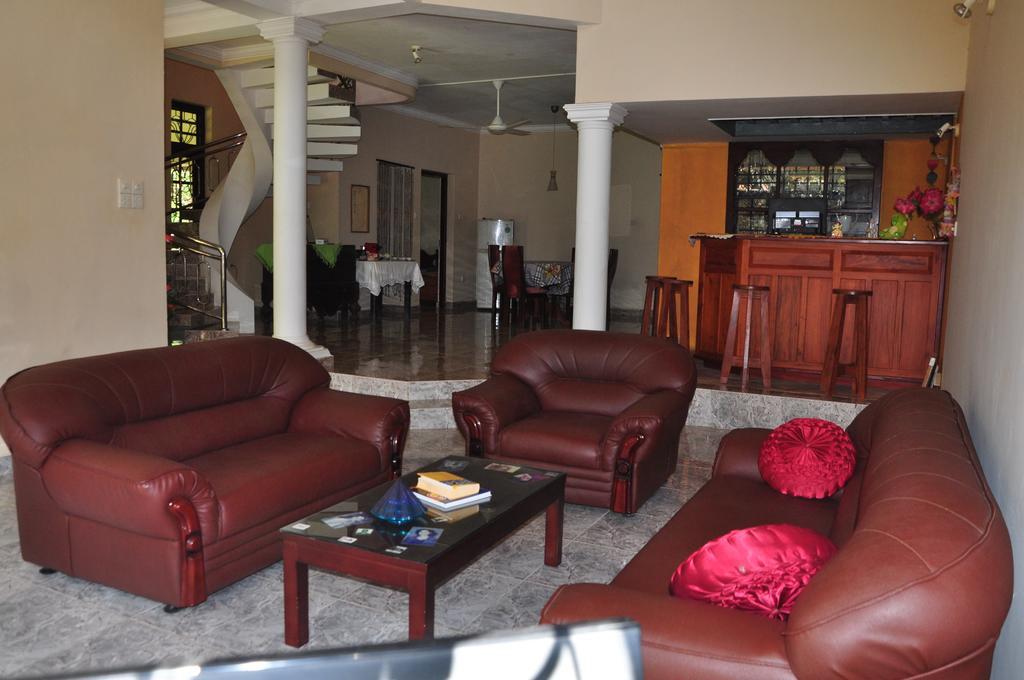 Sugandi Inn Kochchikade Luaran gambar