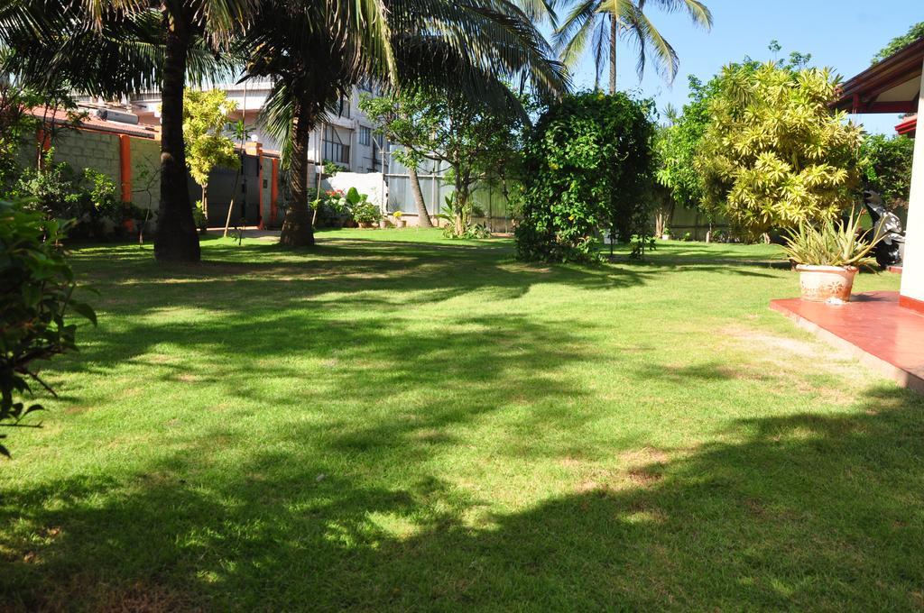 Sugandi Inn Kochchikade Luaran gambar