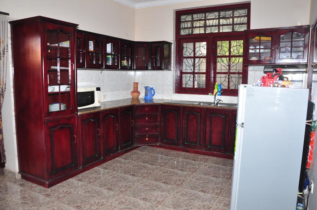 Sugandi Inn Kochchikade Luaran gambar