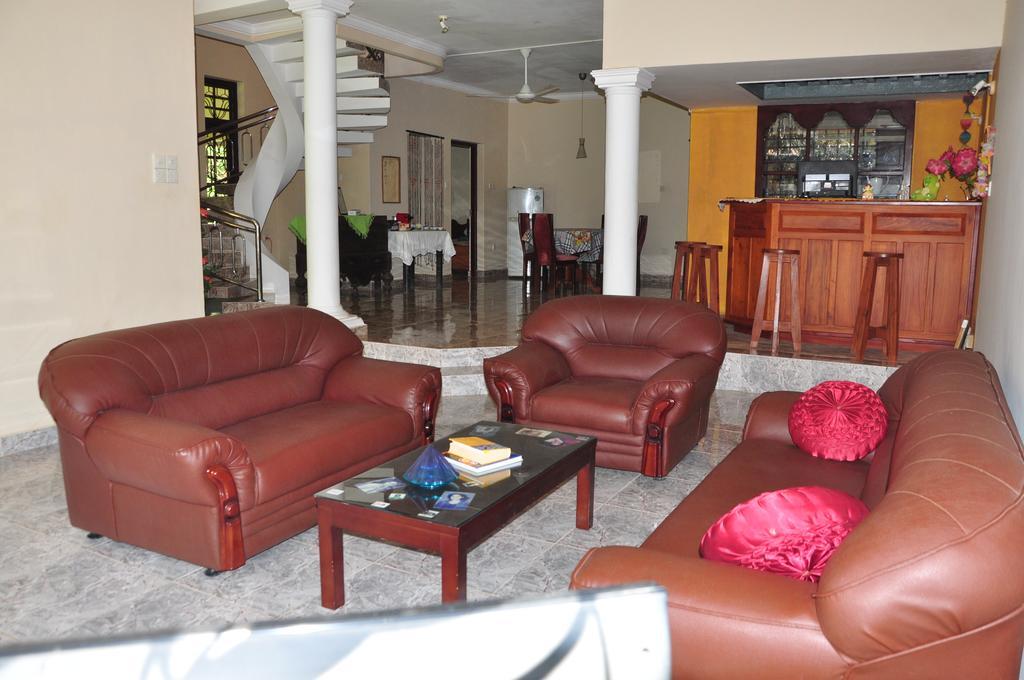 Sugandi Inn Kochchikade Luaran gambar