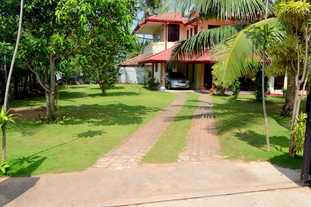 Sugandi Inn Kochchikade Luaran gambar