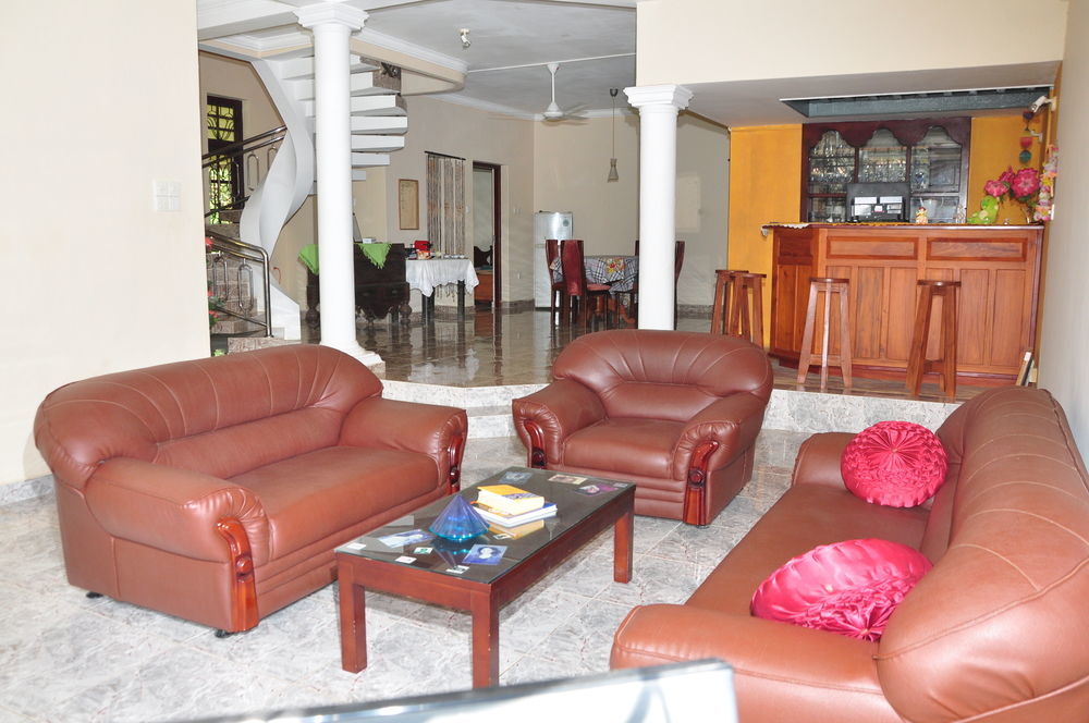 Sugandi Inn Kochchikade Luaran gambar
