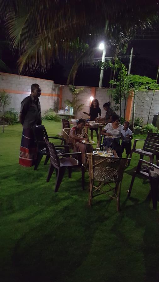 Sugandi Inn Kochchikade Luaran gambar