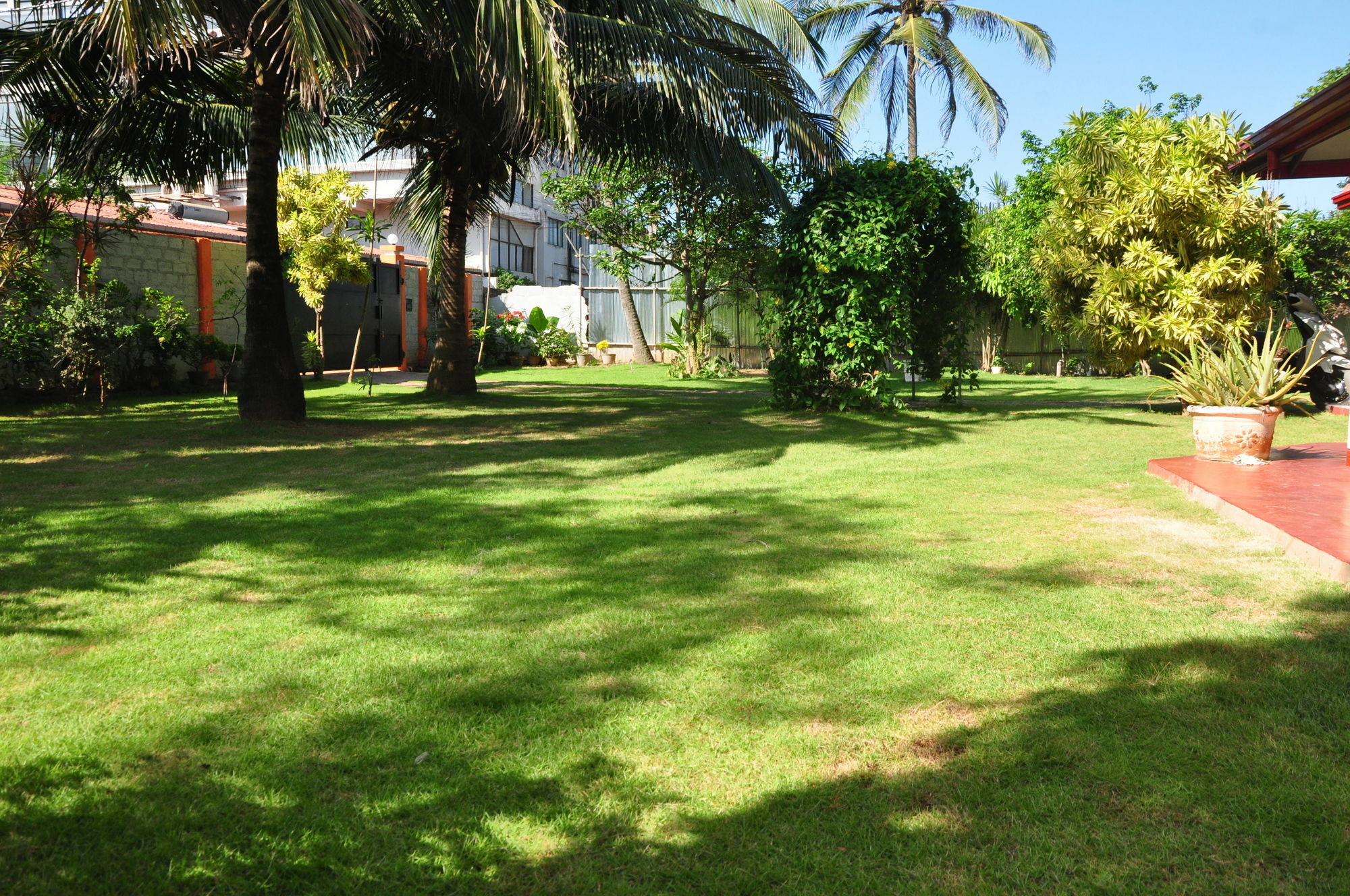 Sugandi Inn Kochchikade Luaran gambar