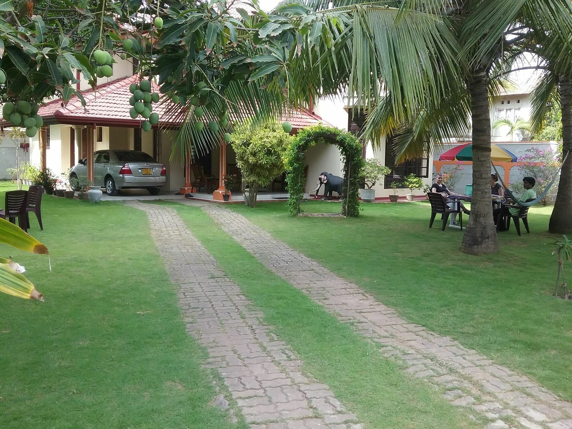 Sugandi Inn Kochchikade Luaran gambar